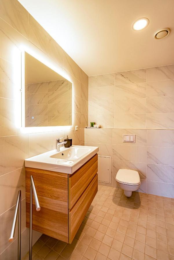 Artisa Riia Str 22A Luxury apartment Tartu Exterior foto